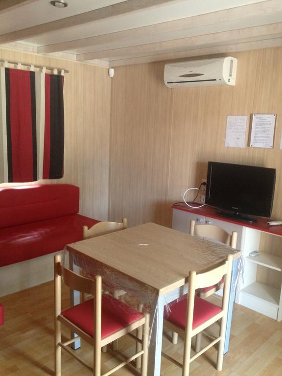 Camping Residence Chalet La Pomposa Terrazzoni Bonifacio  Zimmer foto